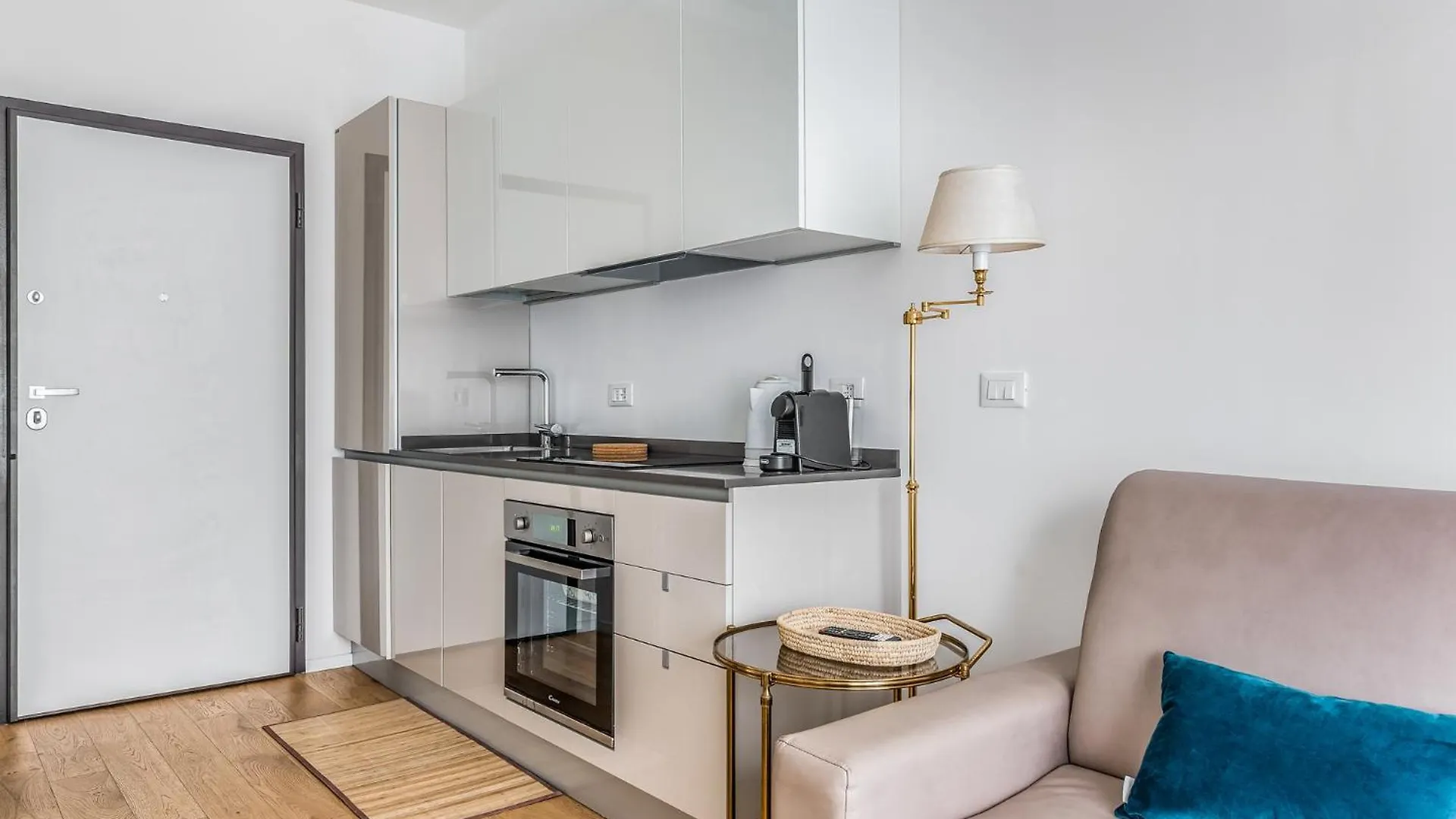 Milano Vetra-Parco Delle Basiliche 2 Pax- Wifi- Banfi Apartment