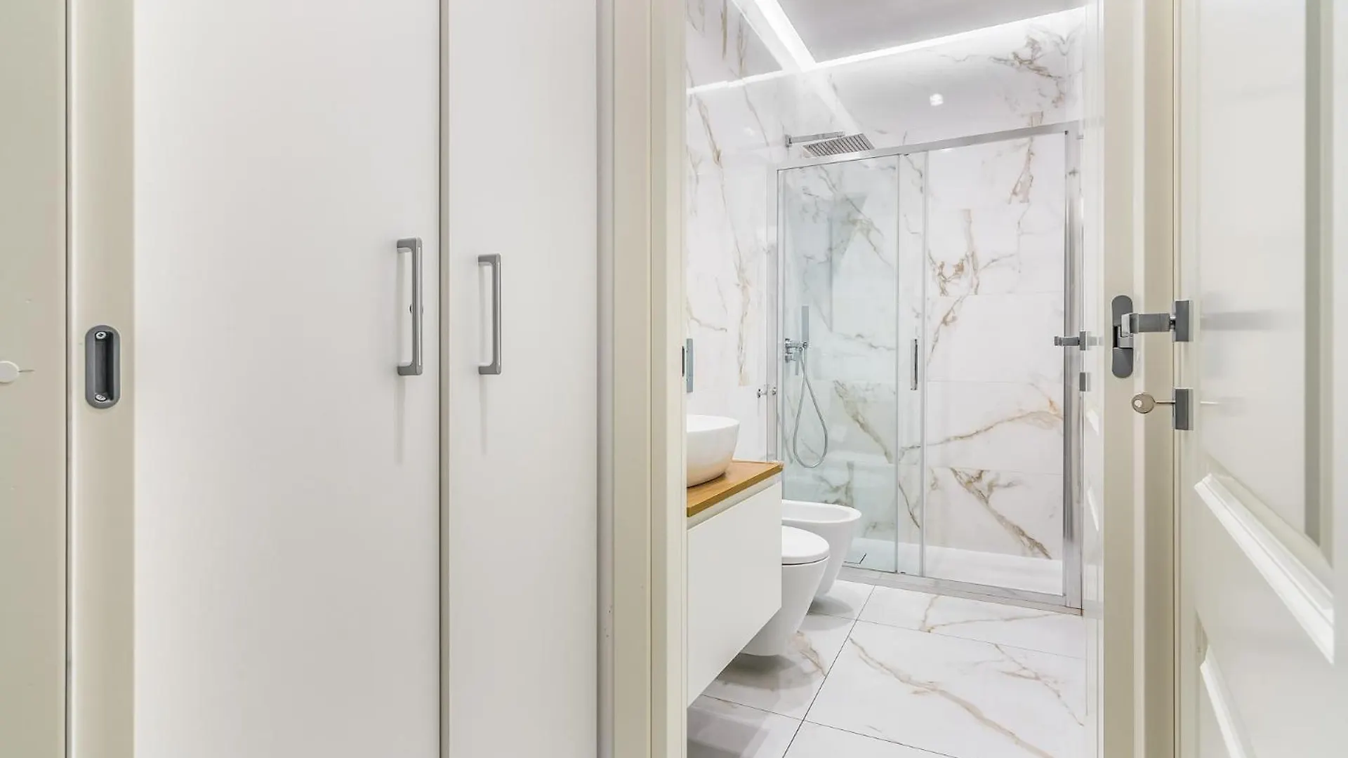 Milano Vetra-Parco Delle Basiliche 2 Pax- Wifi- Banfi Apartment